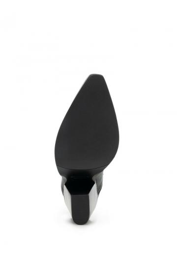 Полусапожки на высоком каблуке