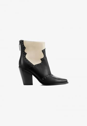 Полусапожки на высоком каблуке