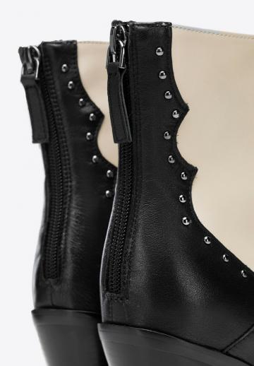 Полусапожки на высоком каблуке