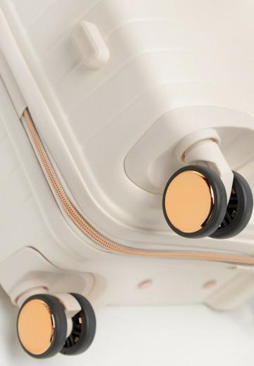 Чемодан на колесах