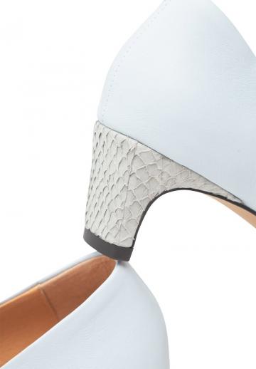 Туфли с высоким носом