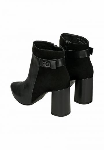 Высокие сапоги