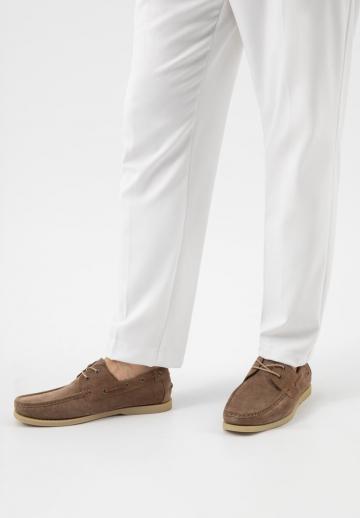 Ботинки на шнуровке