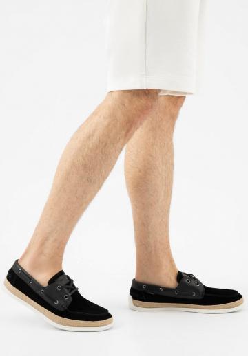 Ботинки на шнуровке