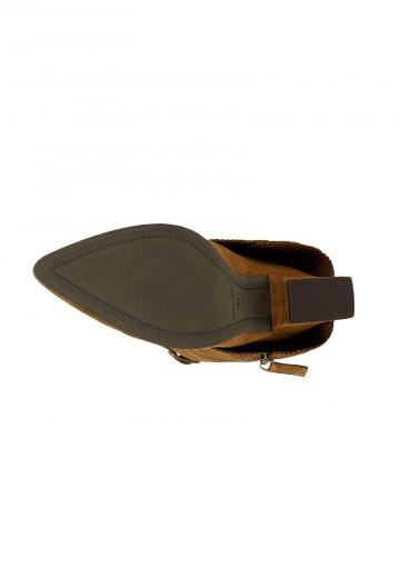 Полусапожки на высоком каблуке