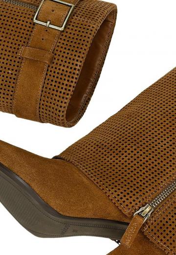 Полусапожки на высоком каблуке