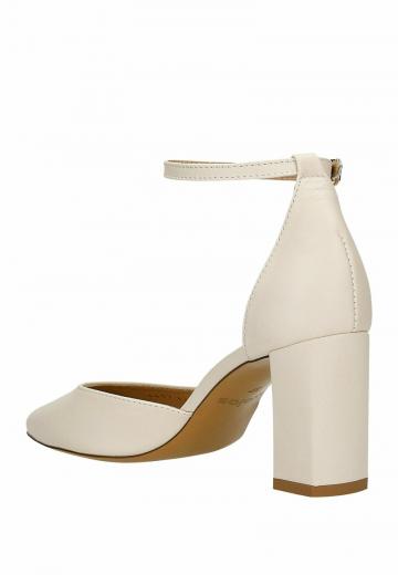 Туфли с ремешком