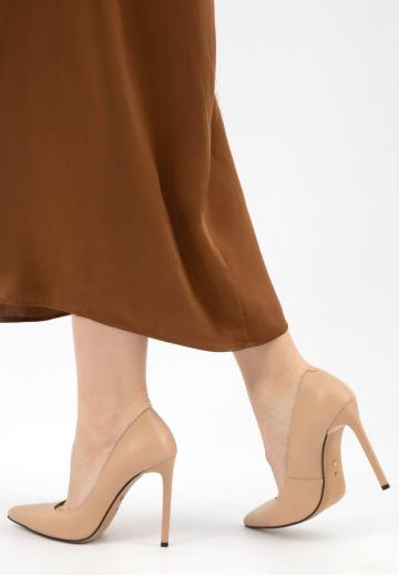 Туфли на высоком каблуке