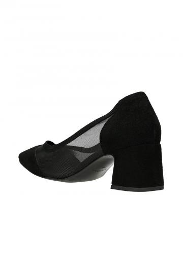 Туфли с высоким носом