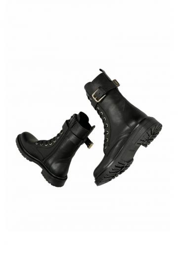 Ботинки на шнуровке