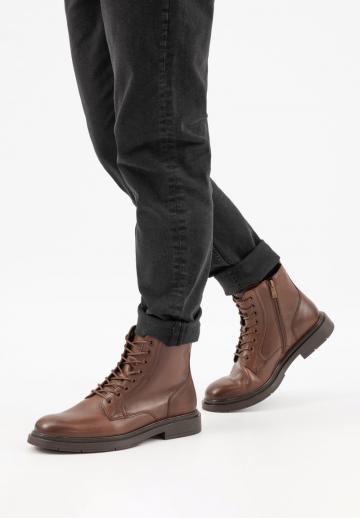 Ботинки на шнуровке