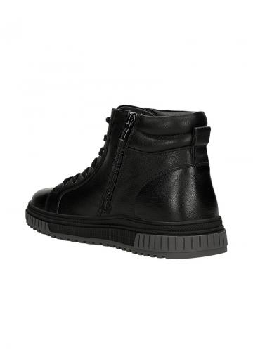 Ботинки на шнуровке