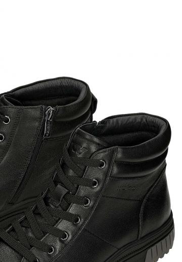 Ботинки на шнуровке