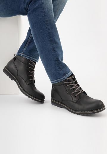 Ботинки на шнуровке