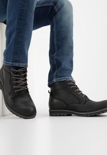 Ботинки на шнуровке