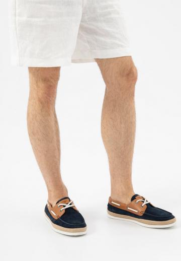 Ботинки на шнуровке