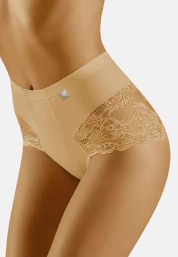 Трусы на бедрах