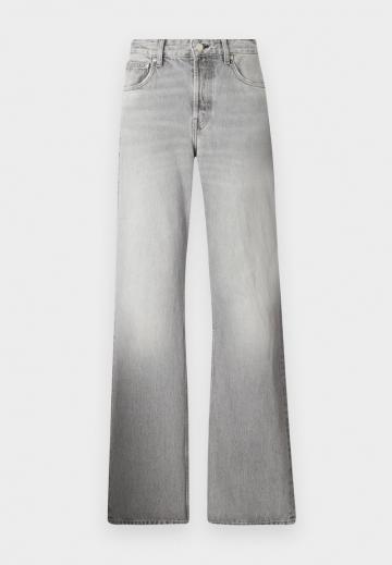 Джинсы бойфренда