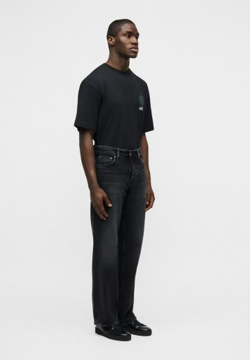 Прямые джинсы