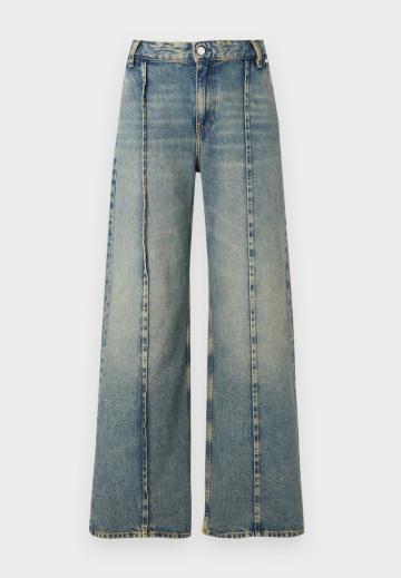 Джинсы бойфренда