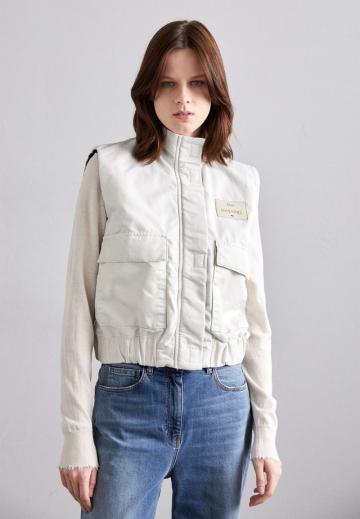 Куртка с накладнымит карманами