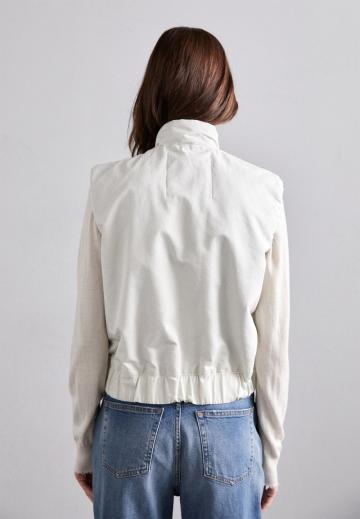 Куртка с накладнымит карманами