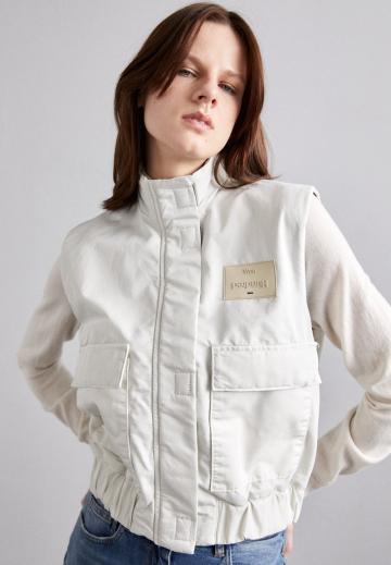 Куртка с накладнымит карманами