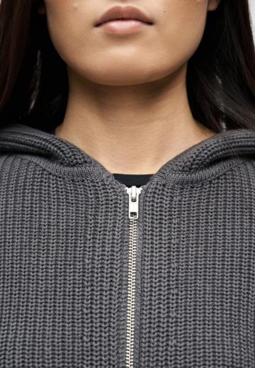 Вязаная кофта