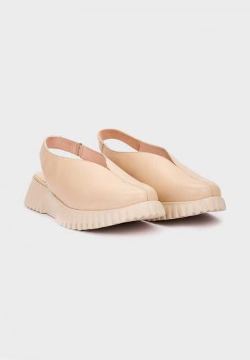 Туфли на танкетке