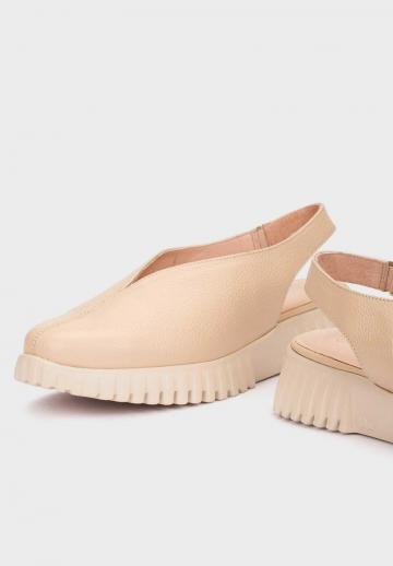 Туфли на танкетке