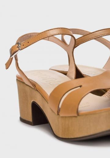 Босоножки на платформе