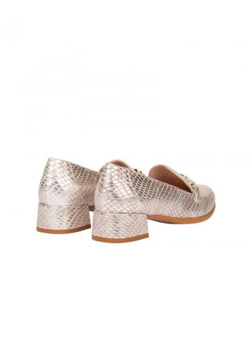 Туфли с высоким носом