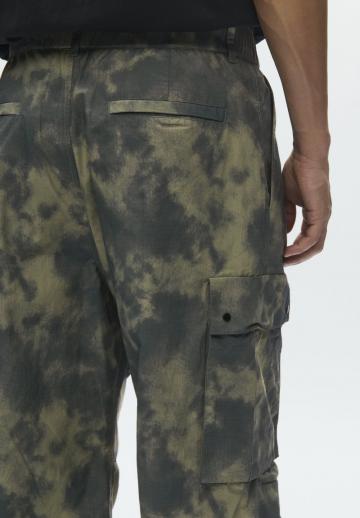 Брюки с накладными карманами