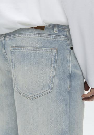 Прямые джинсы