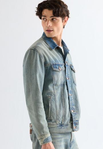 Джинсовая куртка