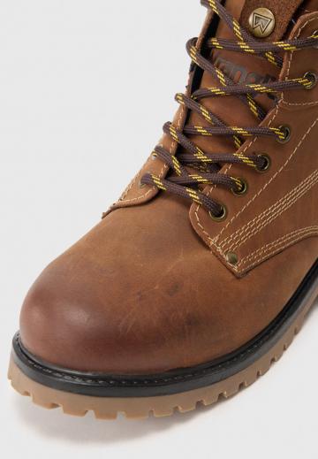 Ботинки на шнуровке