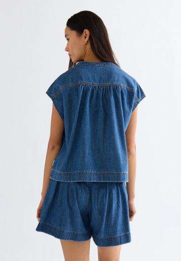 Джинсовая жилетка