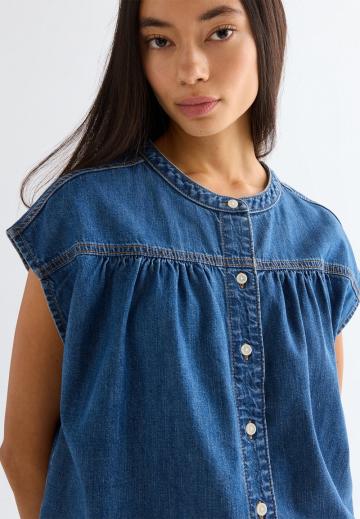 Джинсовая жилетка