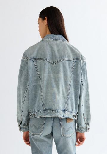 Джинсовая куртка