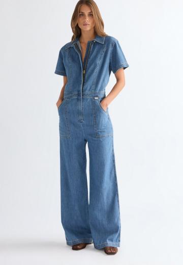 Джинсовый комбинезон