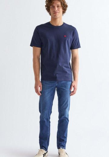 Узкие джинсы