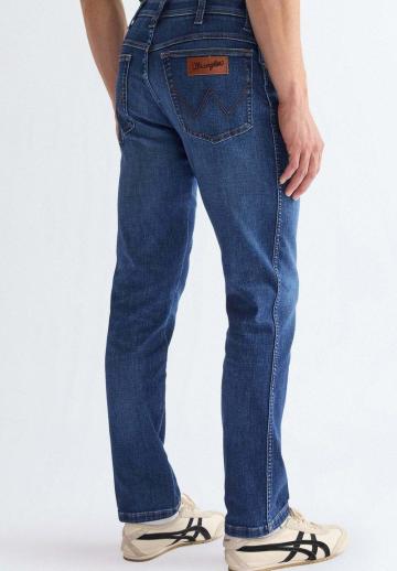 Узкие джинсы