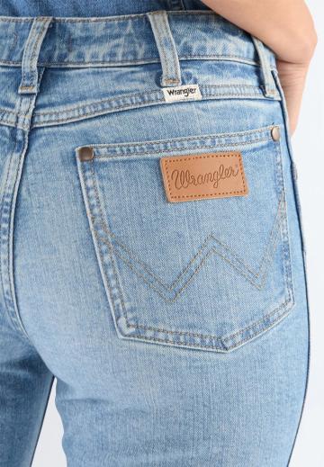 Клешеные джинсы