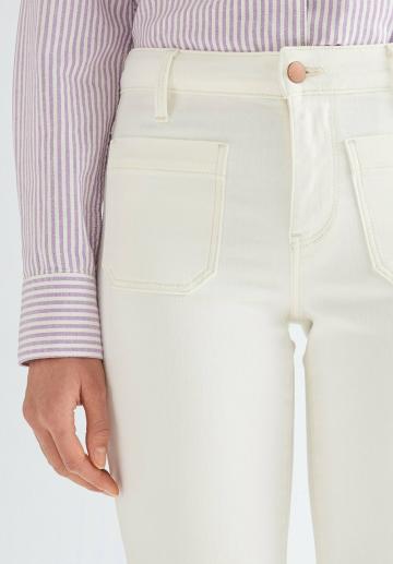 Клешеные джинсы