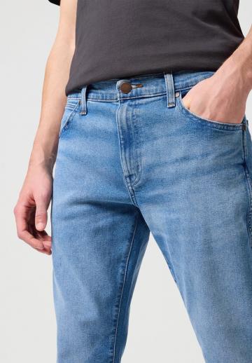 Узкие джинсы