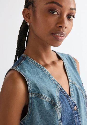 Джинсовый комбинезон