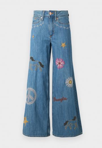 Клешеные джинсы