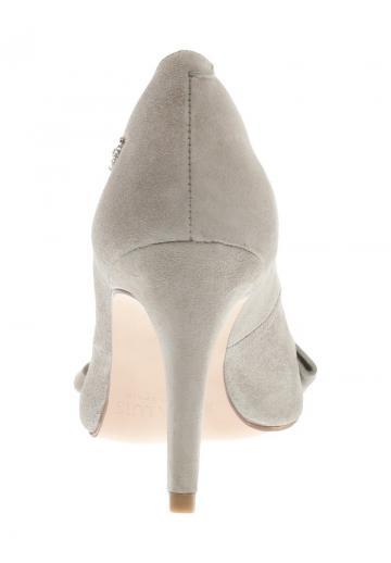 Туфли на высоком каблуке