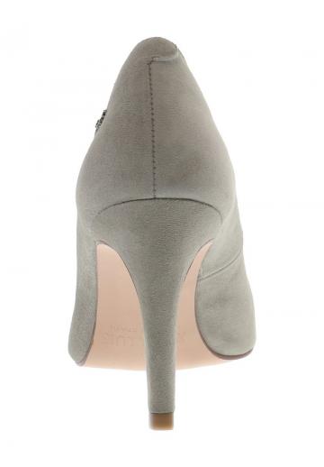 Туфли на высоком каблуке