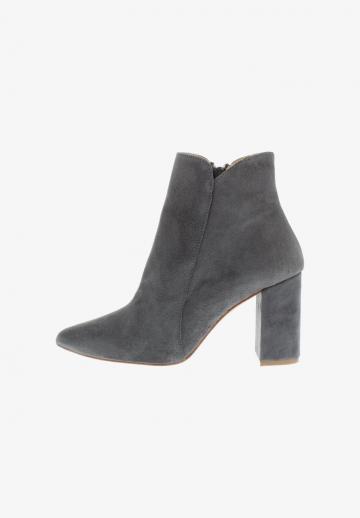 Полусапожки на высоком каблуке